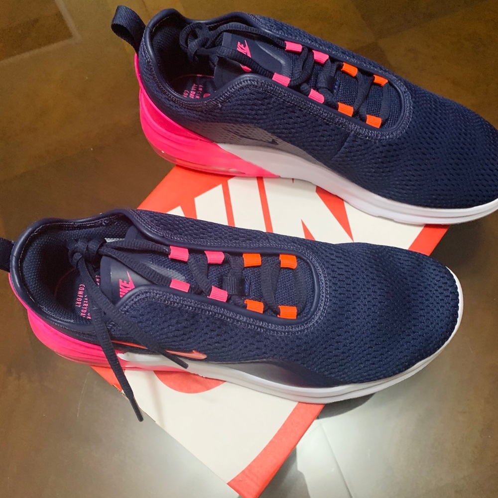 BRAND NEW NIKE WOMENS AIR MAX MOTION 2 SNEAKER - Picture 8 of 9